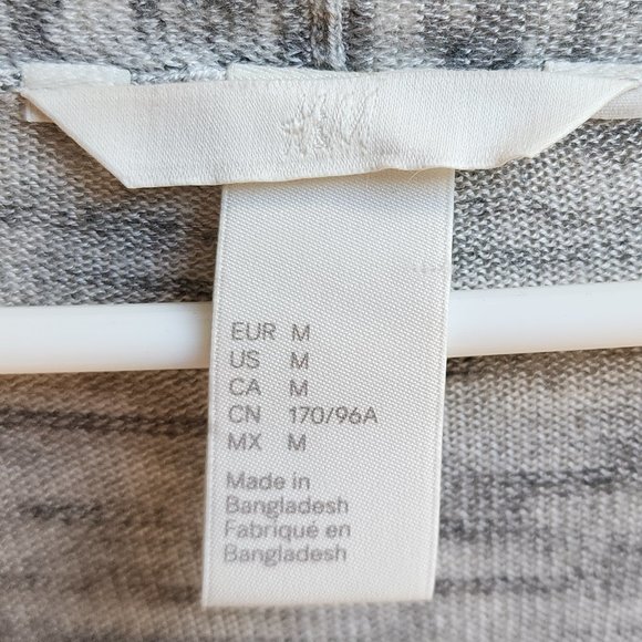 H&M Light Gray V-Neck Jersey Size Medium - Picture 9 of 15